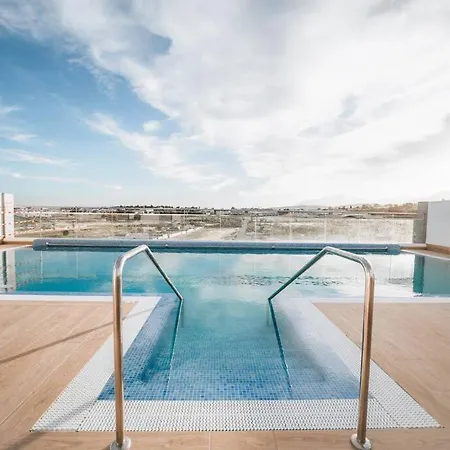 Apartmán 2bdr New With Pool *